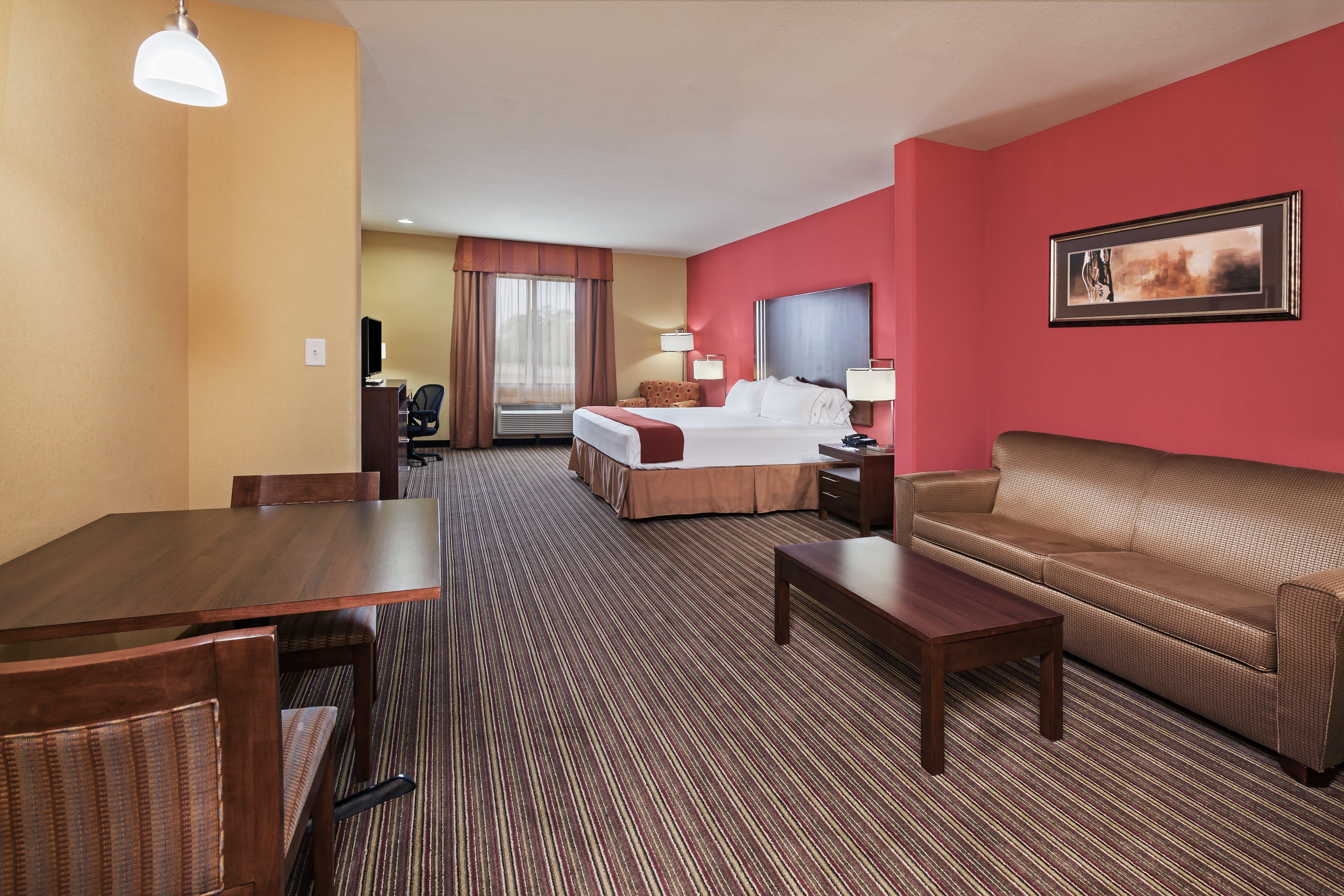 Holiday Inn Express & Suites Cleveland By Ihg Exterior foto